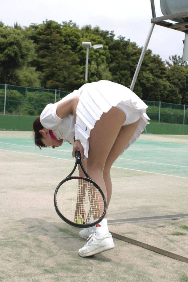 テニスウェア女子のお尻